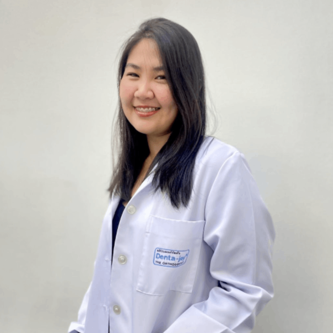 หมอวีเนียร์ ทำครอบฟัน สะพานฟัน ที่เดนต้าจอย สาขาซีคอนสแควร์ Esthetics dentist can do crowns bridges and veneers at Dentajoy Seacon square branch